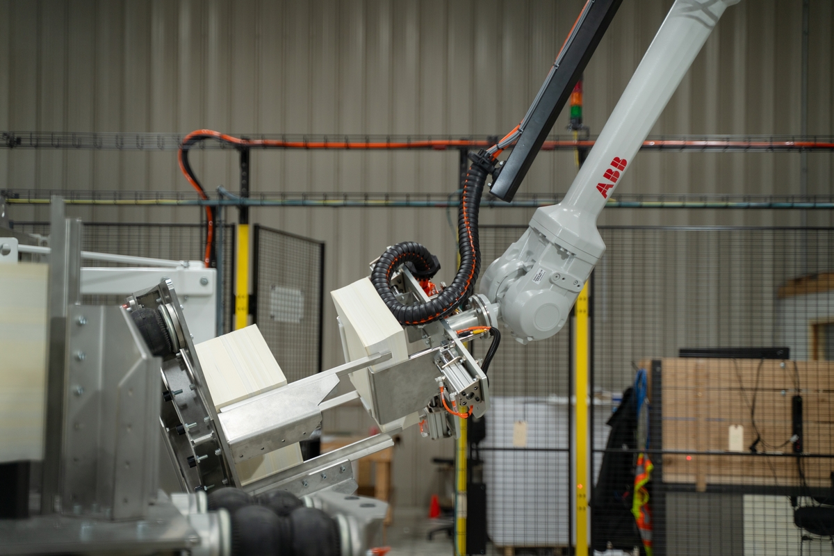 High-Speed Paper Stacking & Palletizing Automation | QComp