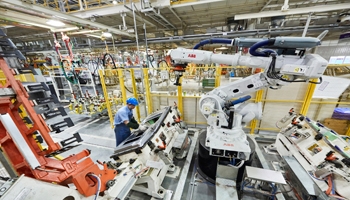 ABB Robotics Survey Shows EV Confidence as Production Shifts from Disruption to Delivery