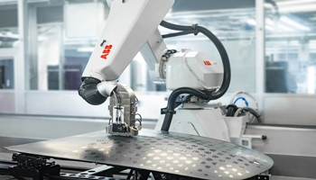 ABB’s PixelPaint brings exclusive and sustainable paint finishes to Mercedes-Benz Sindelfingen plant