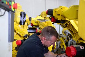 SERVICE & SUPPORT Image