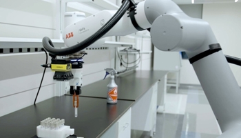 ABB Robotics collaborates with Roche to bring physical AI to laboratories