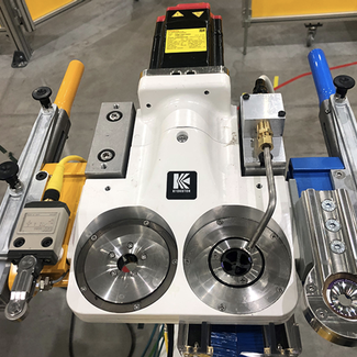 Image of Changer and Dresser: Servo Dual-Head Automatic Cap Changer and Tip Dresser
