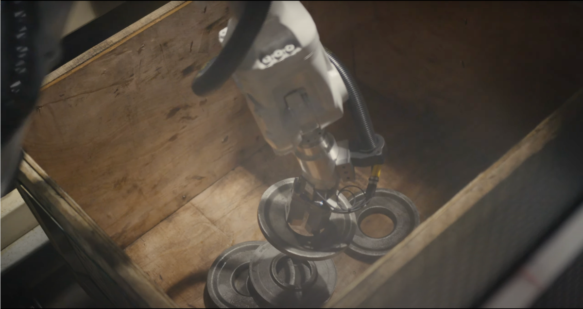 Linamar automates random bin picking with Apera AI x ABB Robotics