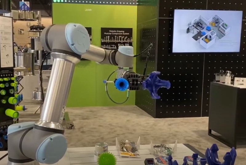Handling objects at Pack Expo East 2022 in Philadelphia