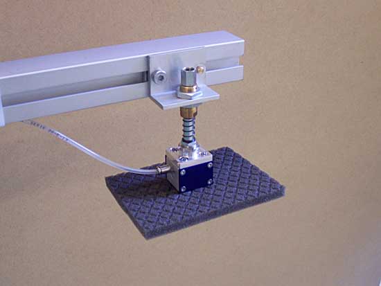 The smallest needle gripper in the range, with four needles.