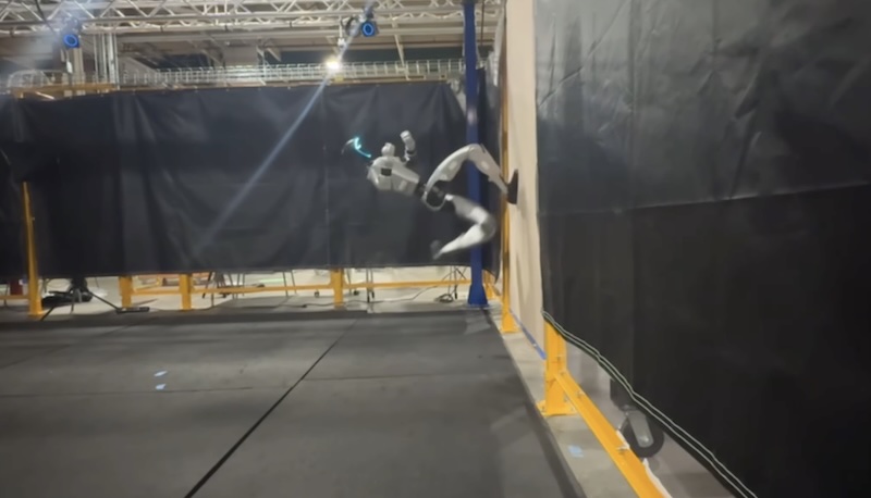Amazon FAR Humanoid Wall Flip