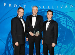 Award ceremony for the New Product Innovation Award for the SmartReflect light barrier (from left): Christian Adolph (Head of Group Marketing Baumer), Dr. Oliver Vietze (CEO Baumer) and Noel Anderson ( Vice President - Growth Partnership Services - Europe, Israel and Africa , Frost & Sullivan)