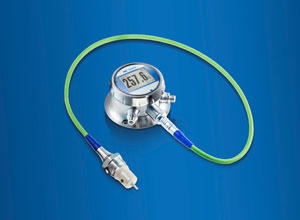 The new CombiLyz version AFI5 includes the inductive sensing element and the transmitter with integrated CombiView display. These two components can be installed separately from each other. The new CombiLyz version AFI5 includes the inductive sensing element and the transmitter with integrated CombiView display. These two components can be installed separately from each other.