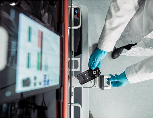 Test cartridges are simple to remove from the production modules. (© Ginolis, Finland)