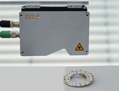 The EyeVision software by EVT now also supports a 3D laser triangulation sensor with blue laser. 