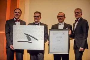 The Hessian Minister Tarek Al-Wazir for Economic Affairs, Energy, Transport and Land Development presented the German Industry's Innovation Award.