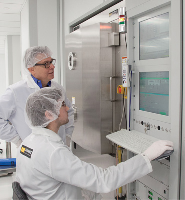 In addition to over 900 standard coating designs, Edmund Optics can create custom-designed coatings that consider all project requirements including budget, timeline, and performance.