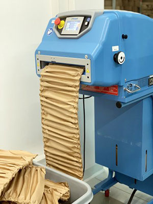 Packaging machine produces flexible, environmentally friendly filler from paper 