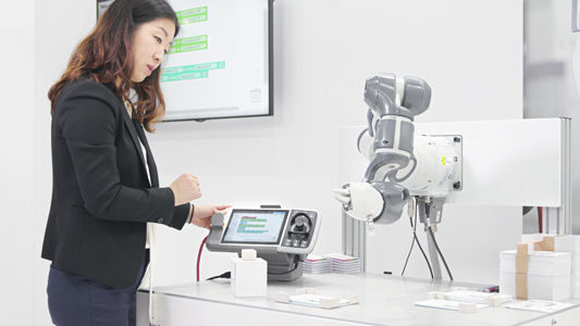 Wizard easy programming is a graphical programming method designed to enable users to quickly create robot application programs for ABB’s single-arm YuMi® collaborative robot, without the need for specialized training.