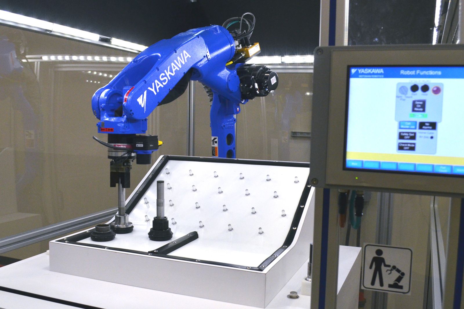 Робот манипулятор срп robot. Yaskawa роботы. Промышленный робот Yaskawa Motoman mh24. Сварочный робот Yaskawa. Японский сварочный робот Yaskawa.