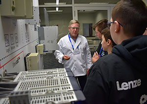 Lenze Americas Hosts STEM Career Day for Local Students