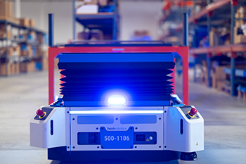 Fetch's CartConnect500 safely and autonomously transports flow racks, smaller palletized loads, and cases typically with workflows such as lineside delivery, workcell delivery, and kitting. 