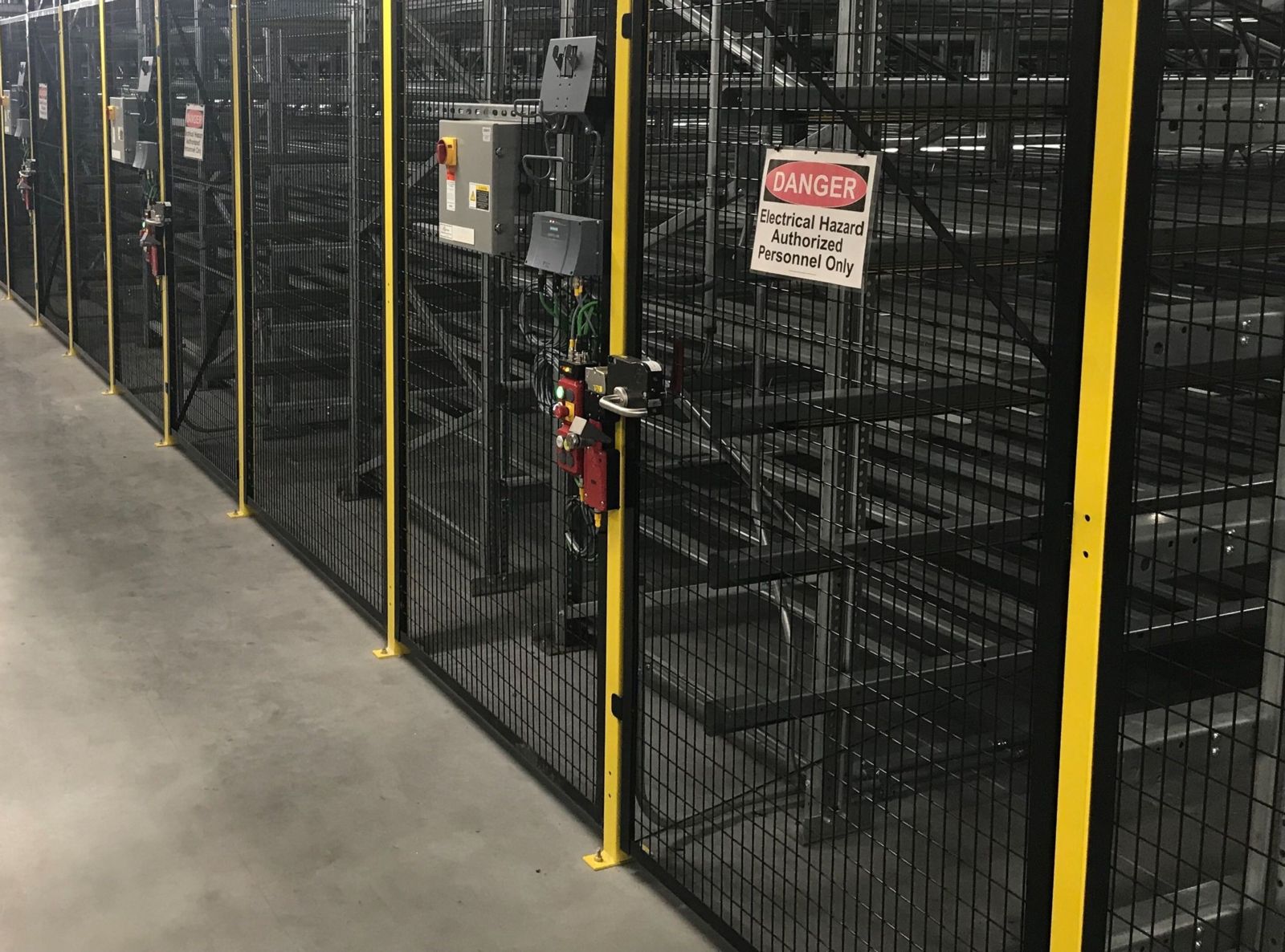 Interlock on gate for aisle access in ASRS