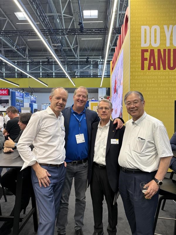 Scot Lindemann (second from left) with FANUC Europe Team Members