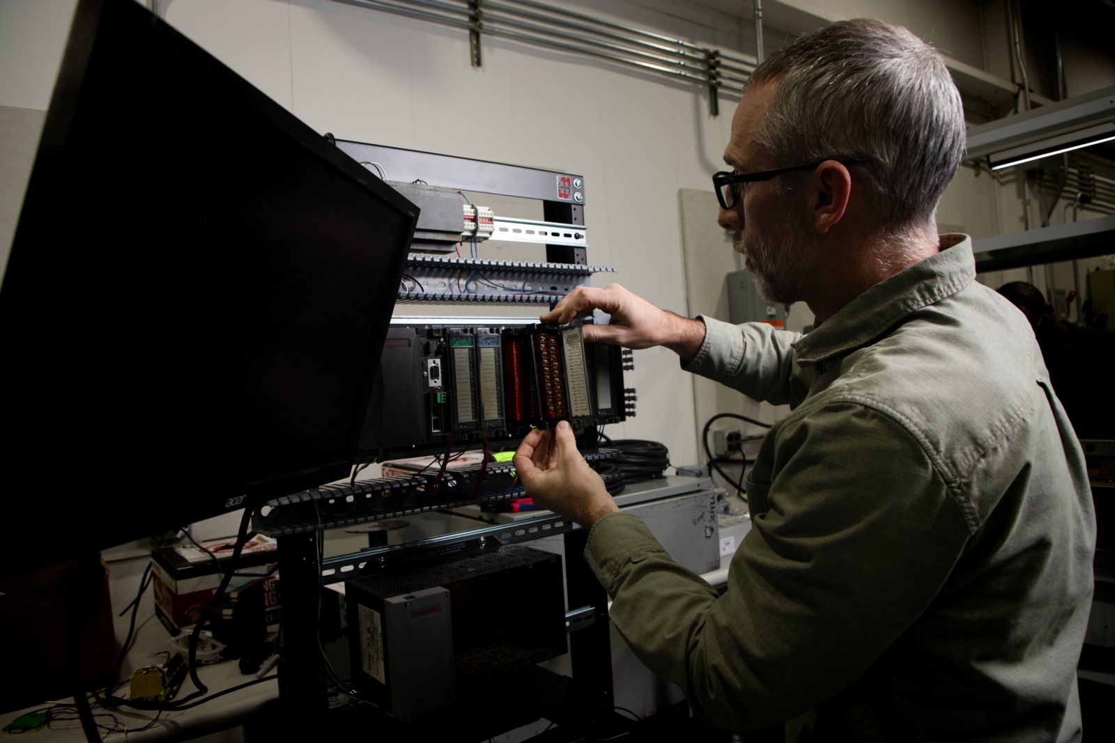 Siemens Omron in house test system for parts repair at classic automation