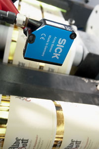 SICK Offers New AT20 Line Array Sensor in Diffuse Mode for Harsh Environments