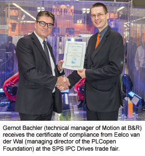 Gernot Bachler (technical manager of Motion at B&R) receives the certificate of compliance from Eelco van der Wal (managing director of the PLCopen Foundation) at the SPS IPC Drives trade fair.