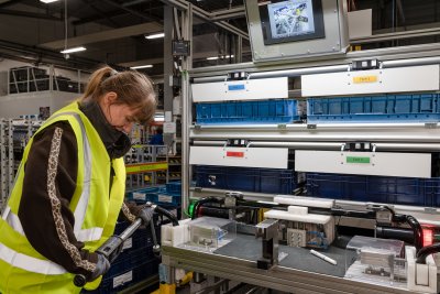 Thanks to the Poka Yoke controller, existing technology, like a digital torque wrench in this case, can easily be integrated into the error-free process.