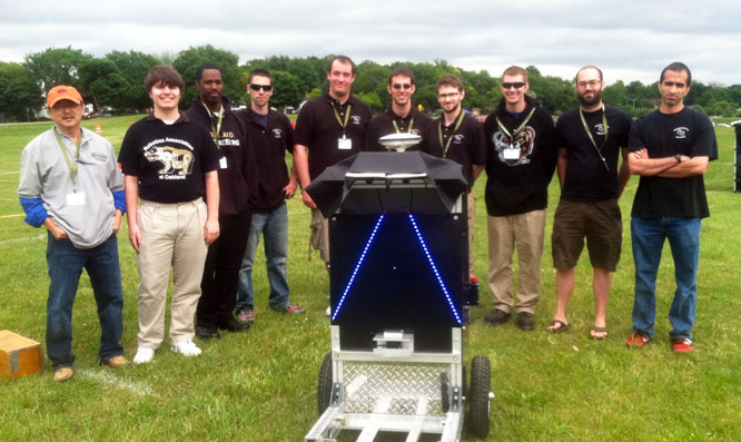 Oakland University Engeineering Students Take Top Prize at IGVC Robotics Competition
