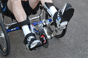 The maxon flat motor keeps the patient's legs in move. 